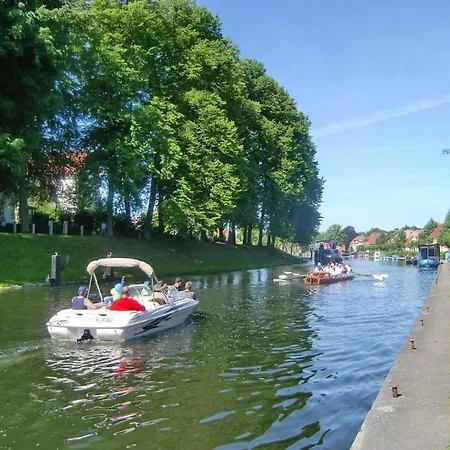 Hafenflair Am Plauer *