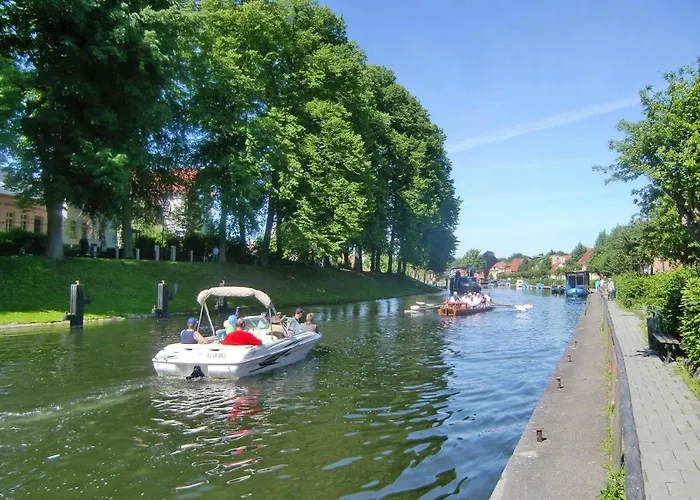 Hafenflair Am Plauer *