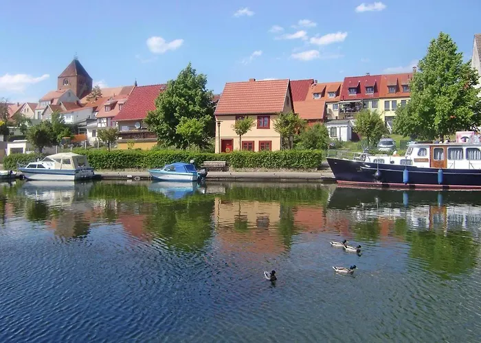 Hafenflair Am Plauer *